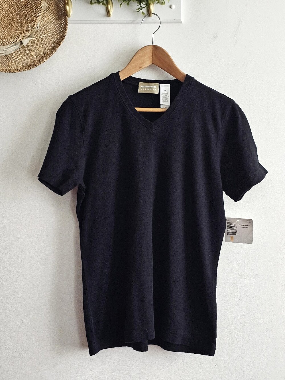 Liz Claiborne Lizwear Vintage Black V-Neck Cotton T-Shirt M NWT
